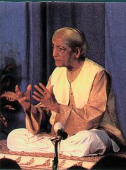 Krishnamurti en conférence